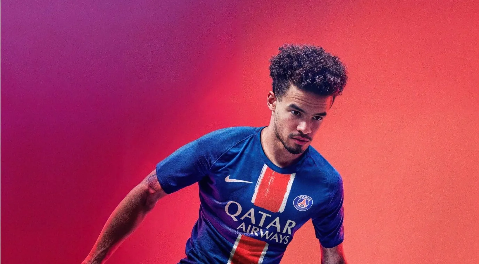 PSG apresenta camisa para pr&oacute;xima temporada com Za&iuml;re-Emery