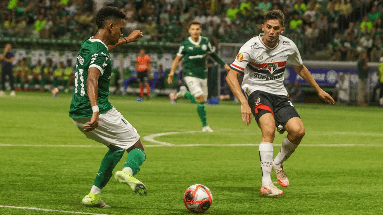 Gramado sint&eacute;tico e data: semifinal entre Palmeiras e S&atilde;o Paulo come&ccedil;a antes da bola rolar