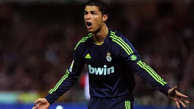 At&eacute; tu? Cristiano marca contra e Granada desbanca Real