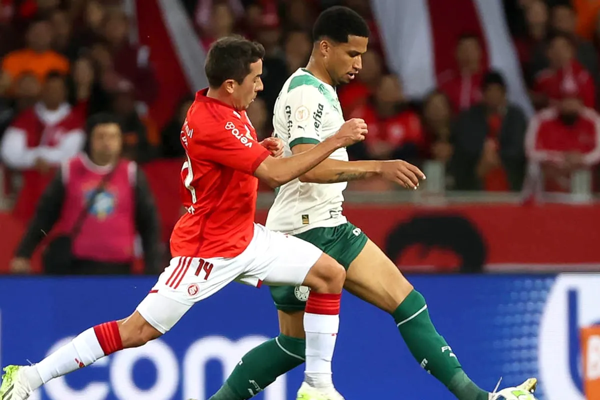 Inter e Palmeiras enchem est&aacute;dio, empatam e perdem posi&ccedil;&atilde;o na tabela