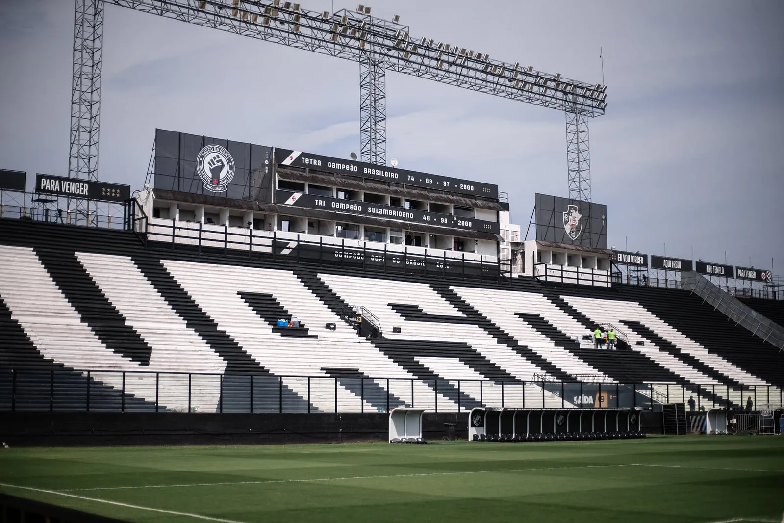 Para onde v&atilde;o os trof&eacute;us do Vasco durante a reforma de S&atilde;o Janu&aacute;rio?