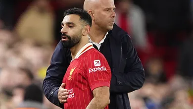 &lsquo;Essa &eacute; a &uacute;nica conversa que tivemos&rsquo;: Slot reage ao desabafo de Salah no Liverpool