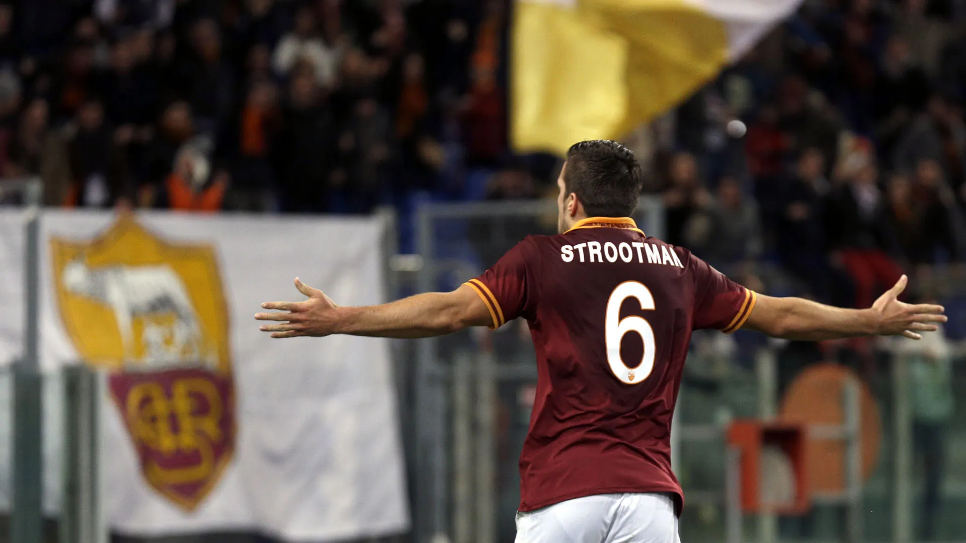 Strootman perder&aacute; mais uma temporada por les&atilde;o e aumenta d&uacute;vidas em rela&ccedil;&atilde;o &agrave; sua volta
