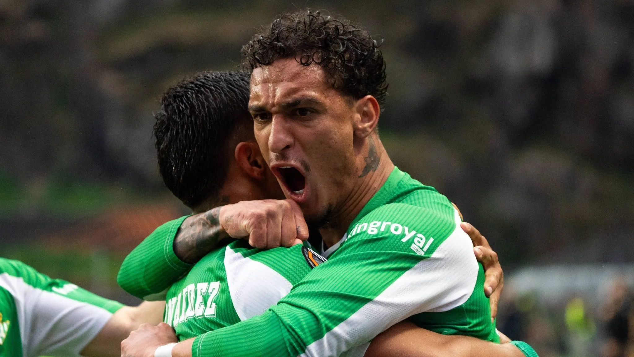 Antony corrige &lsquo;erro&rsquo; do Betis e mant&eacute;m vivo sonho de t&iacute;tulo europeu e vaga na Champions League