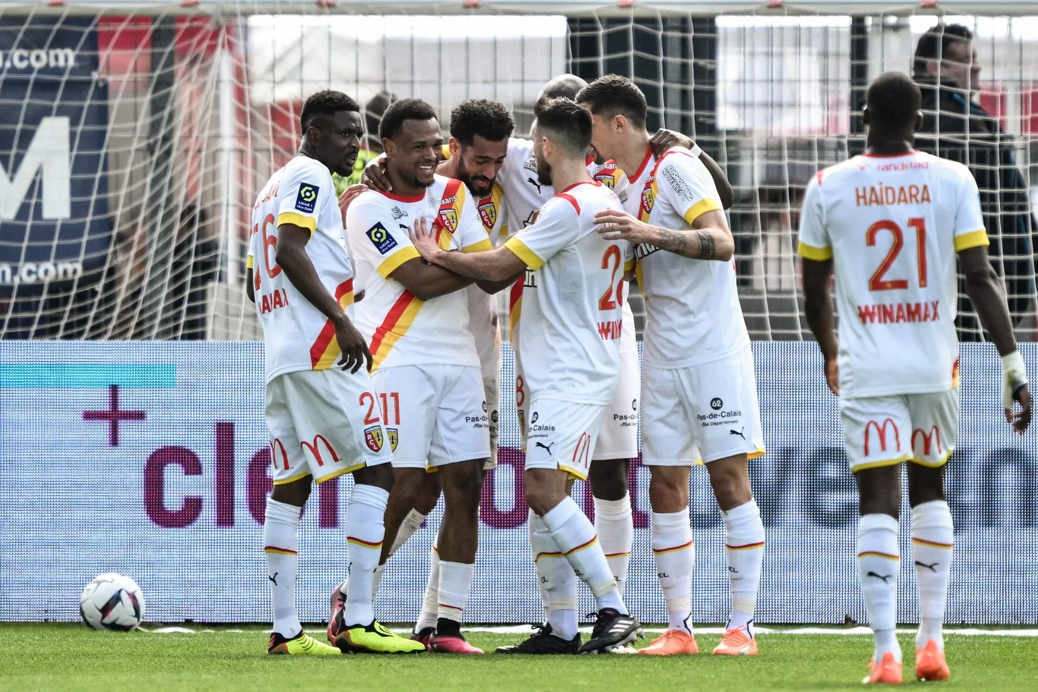 Openda precisou de um intervalo de 4 minutos e 30 segundos para anotar a tripleta mais r&aacute;pida da Ligue 1 em 50 anos