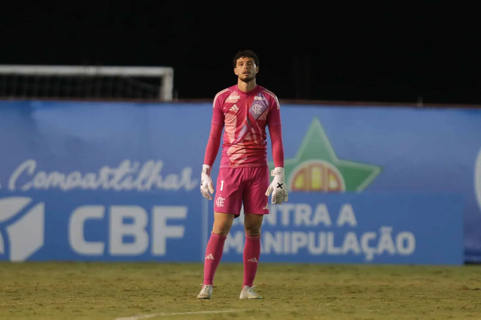 Luc&atilde;o em a&ccedil;&atilde;o pelo Flamengo