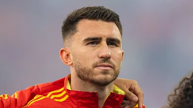 Zagueiro explica por que escolheu a Espanha &agrave; Fran&ccedil;a e culpa Deschamps