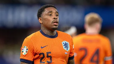 T&eacute;cnico da Holanda barra atacante que escolheu ir &agrave; Ar&aacute;bia: &lsquo;hist&oacute;ria encerrada&rsquo;