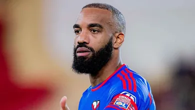Lyon reage bem ao susto, vira contra Metz e rebaixamento fica cada vez mais longe