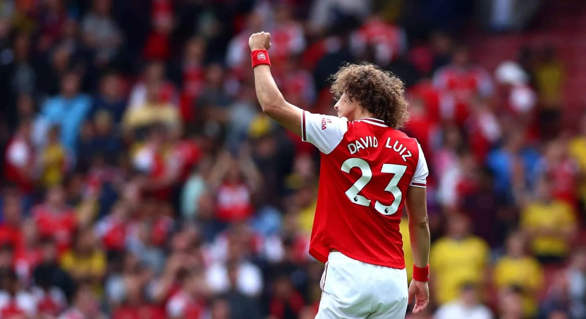 Renova&ccedil;&atilde;o de David Luiz n&atilde;o &eacute; um desastre para o Arsenal, mas gera uma compreens&iacute;vel desconfian&ccedil;a