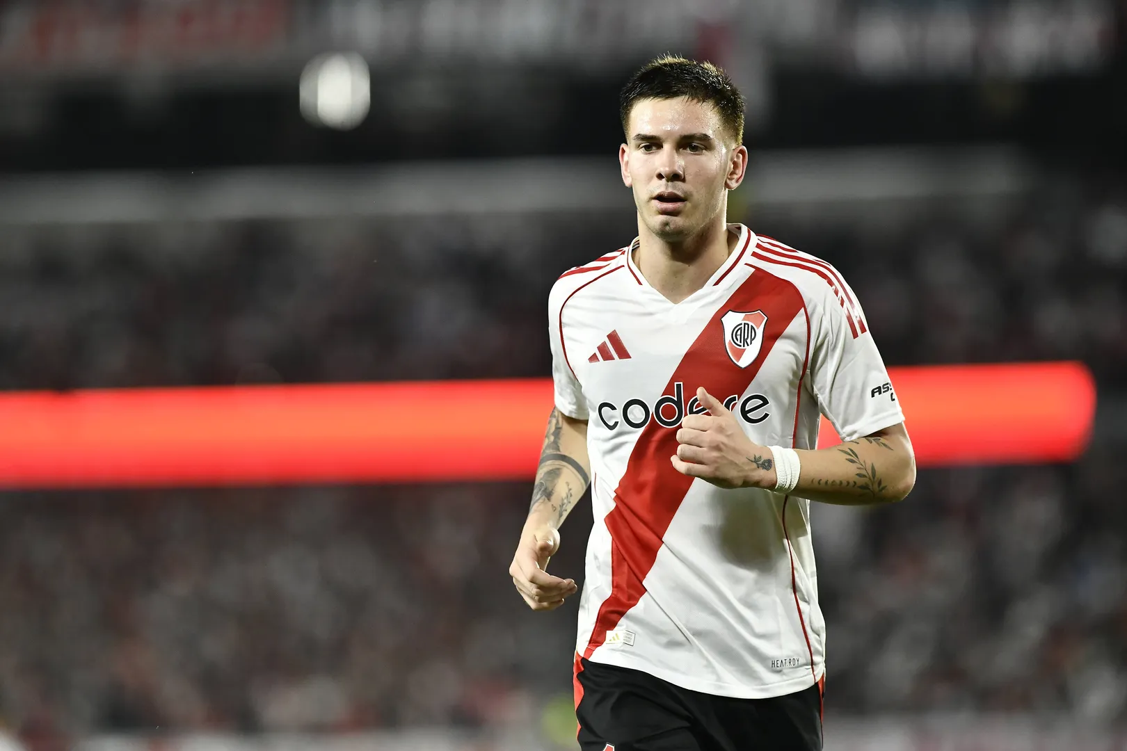 Franco Mastantuono em jogo do River Plate na Argentina
