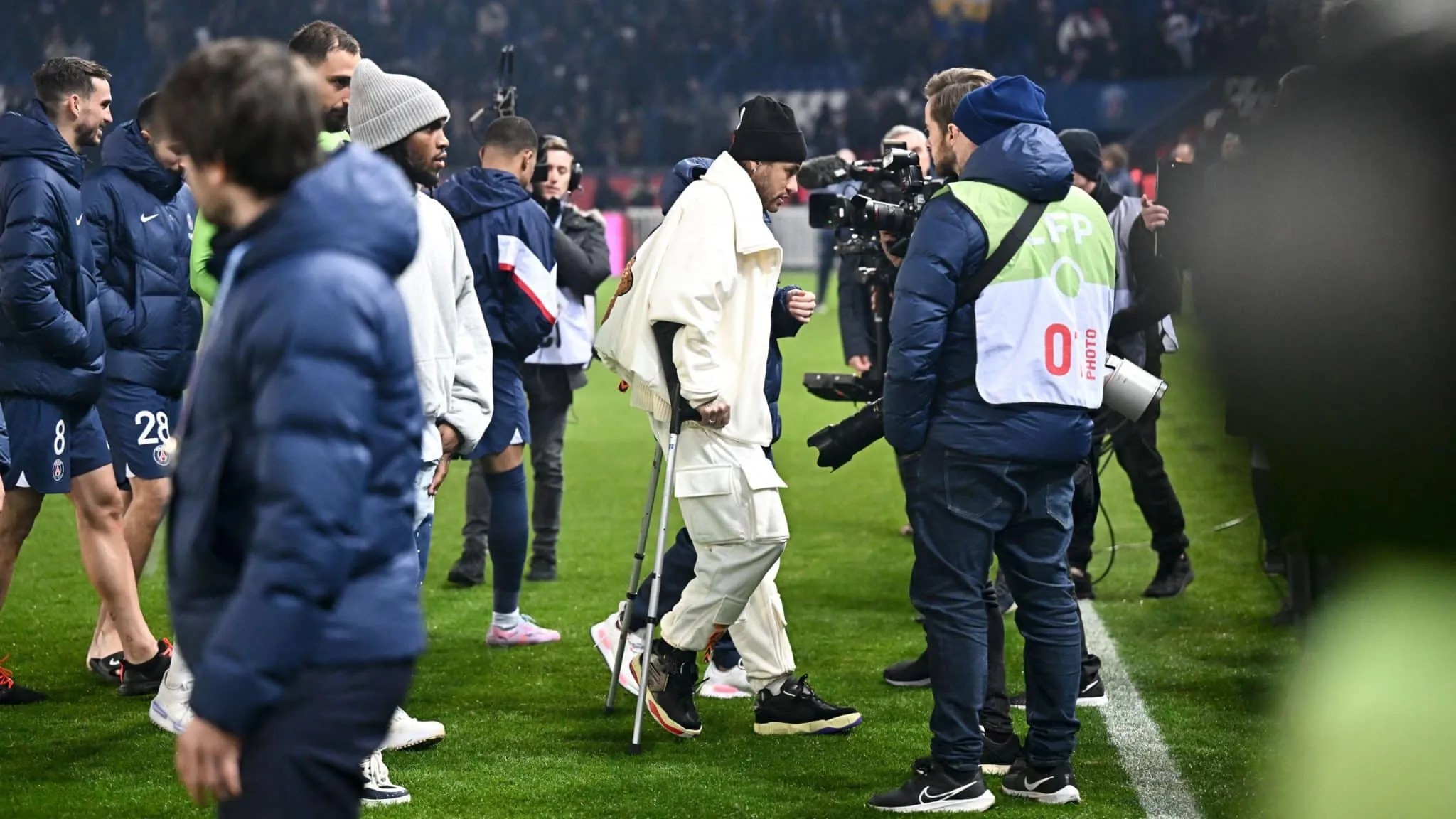 Fora da temporada por les&atilde;o, qual &eacute; o futuro de Neymar no PSG?
