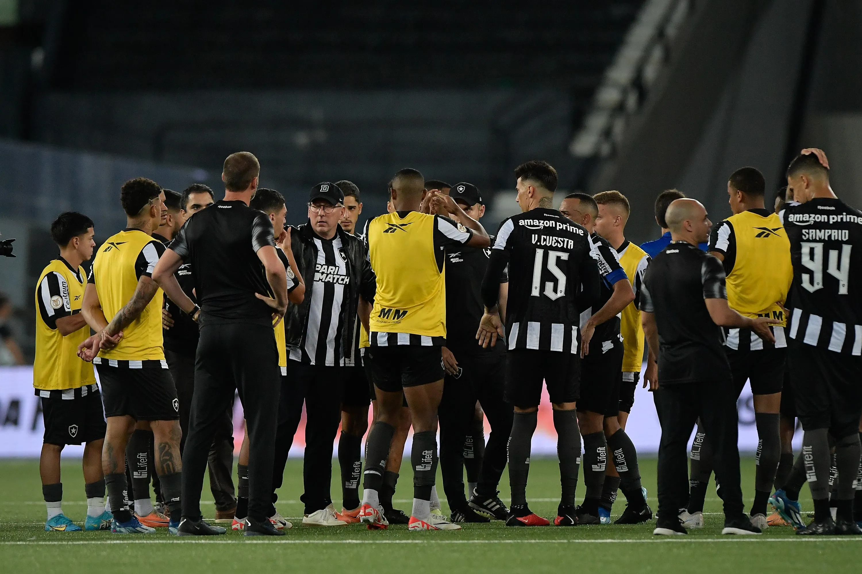 Com acusa&ccedil;&otilde;es e conspira&ccedil;&atilde;o, Botafogo parece preparar terreno para poss&iacute;vel fracasso no Brasileiro
