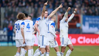 Schalke 04, enfim, parece em recupera&ccedil;&atilde;o, e Union Berlim e Freiburg se distanciam dos l&iacute;deres