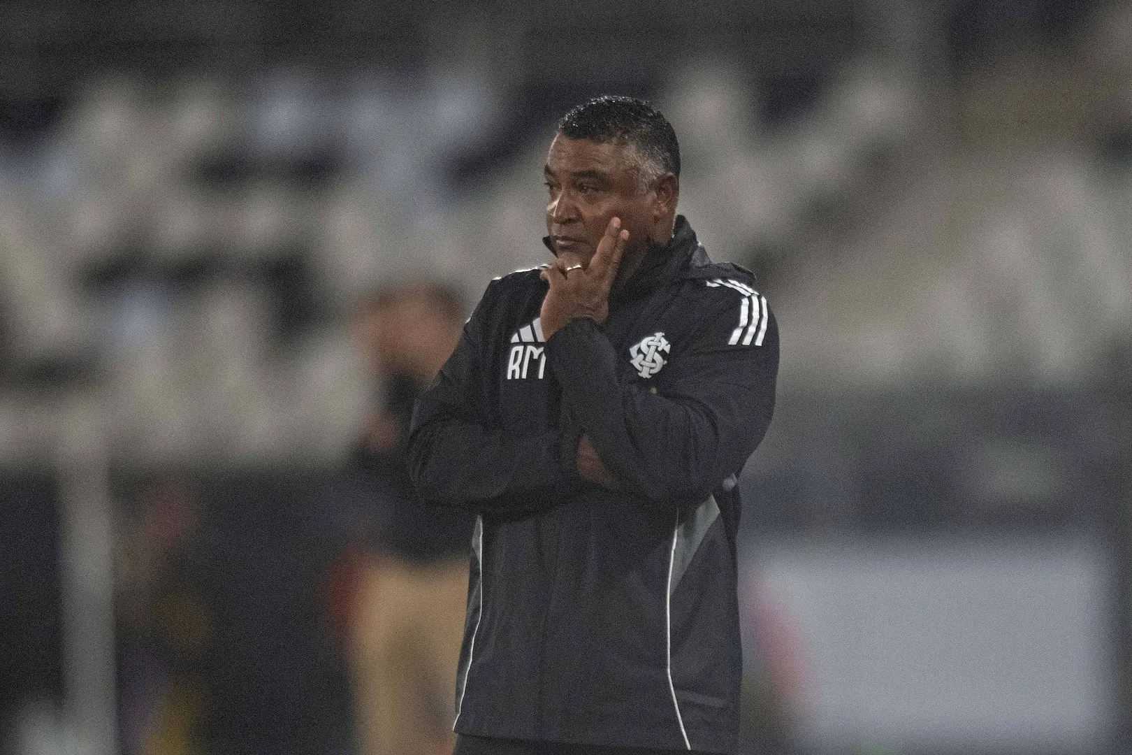 O Inter de Roger foi goleado no Nilton Santos (Foto: Imago)