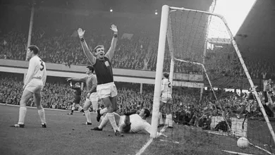 [It&rsquo;s a Goal] O adeus a Martin Peters, meia campe&atilde;o do mundo e &agrave; frente de seu tempo