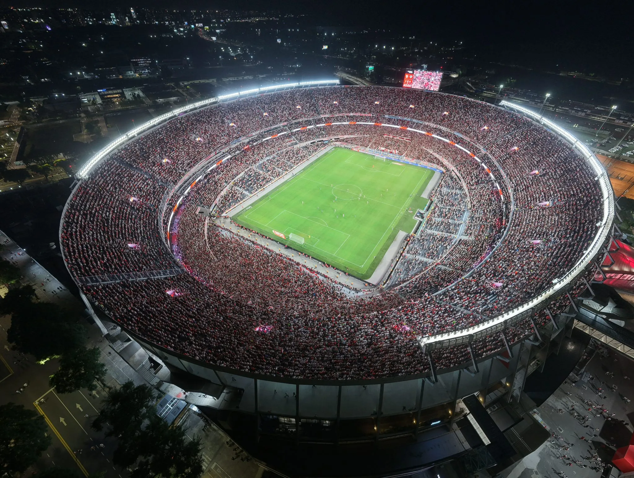 Est&aacute;dio Monumental de N&uacute;&ntilde;ez quer chegar aos 100 mil torcedores