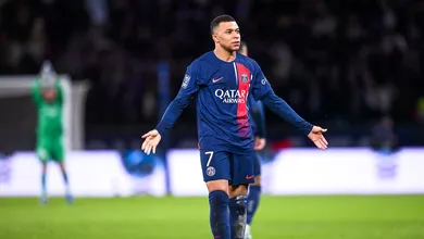 Com Mbapp&eacute;, PSG inicia mata-mata da Champions tentando superar nova crise interna