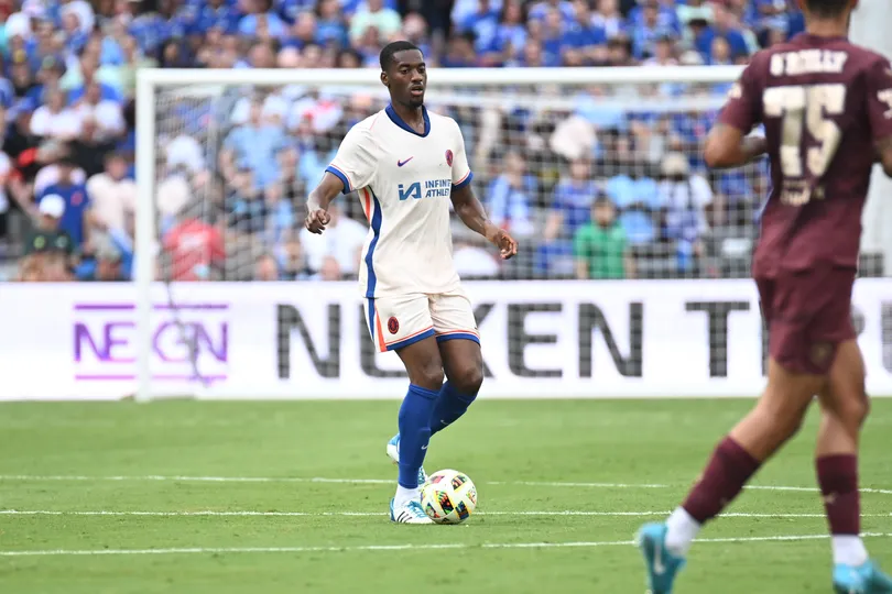 Chelsea come&ccedil;a mal a temporada e preocupa torcedores antes da Liga Europa