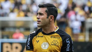 Cria do Crici&uacute;ma, Eder encerra carreira em casa ap&oacute;s brilhar at&eacute; em Eurocopa pela It&aacute;lia