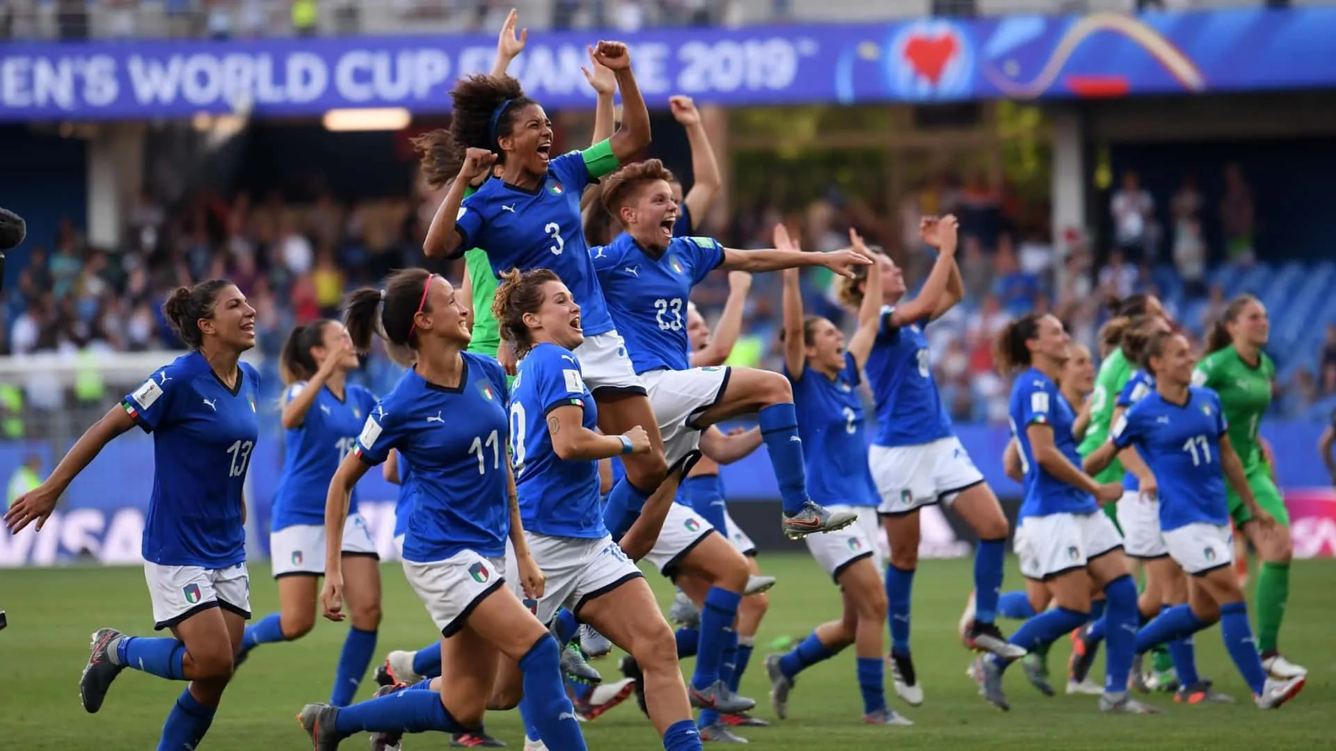 Segura na defesa, It&aacute;lia bate China com tranquilidade e vai &agrave;s quartas de final