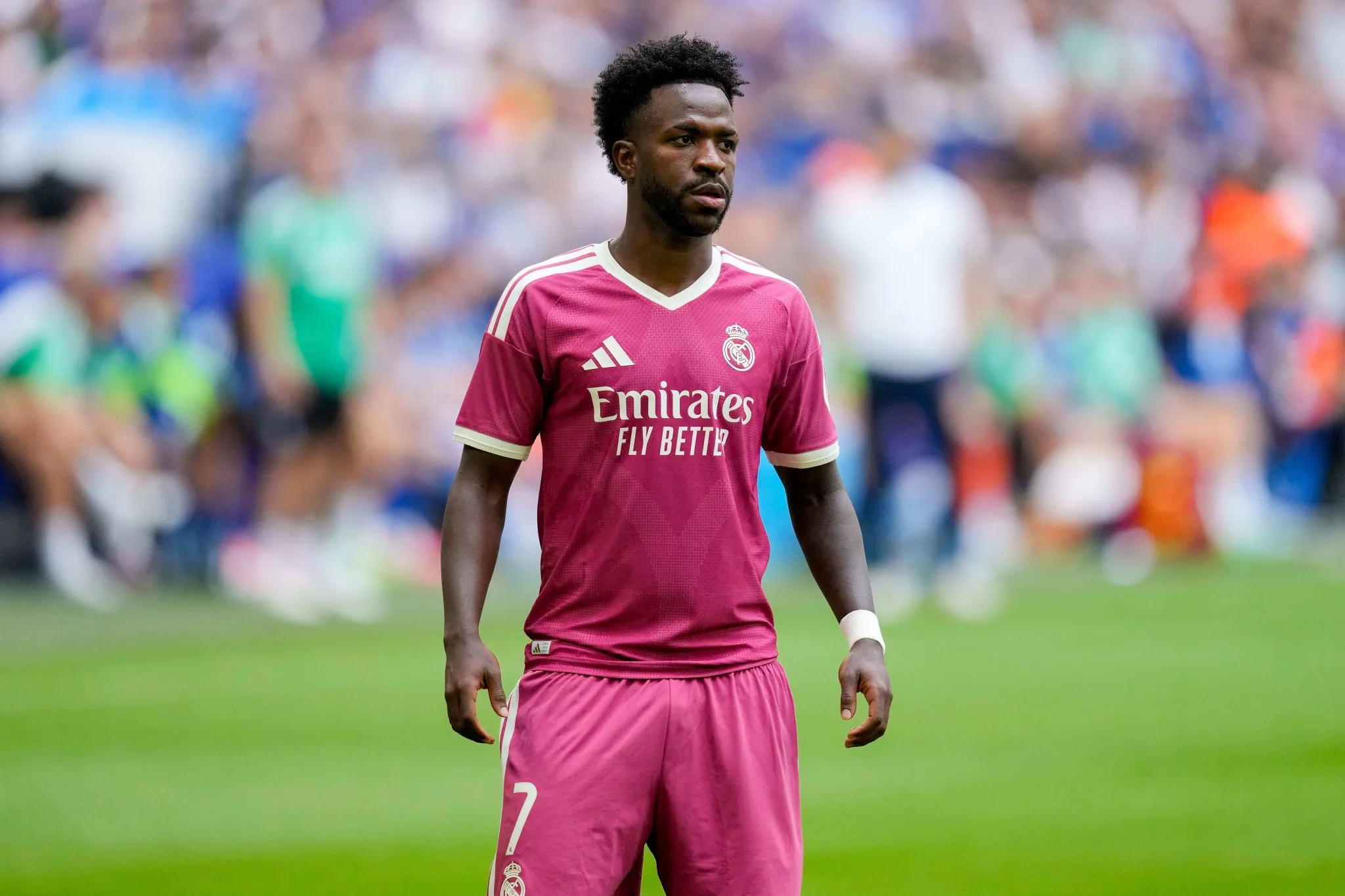 Vinícius Junior está de contrato renovado no Real Madrid