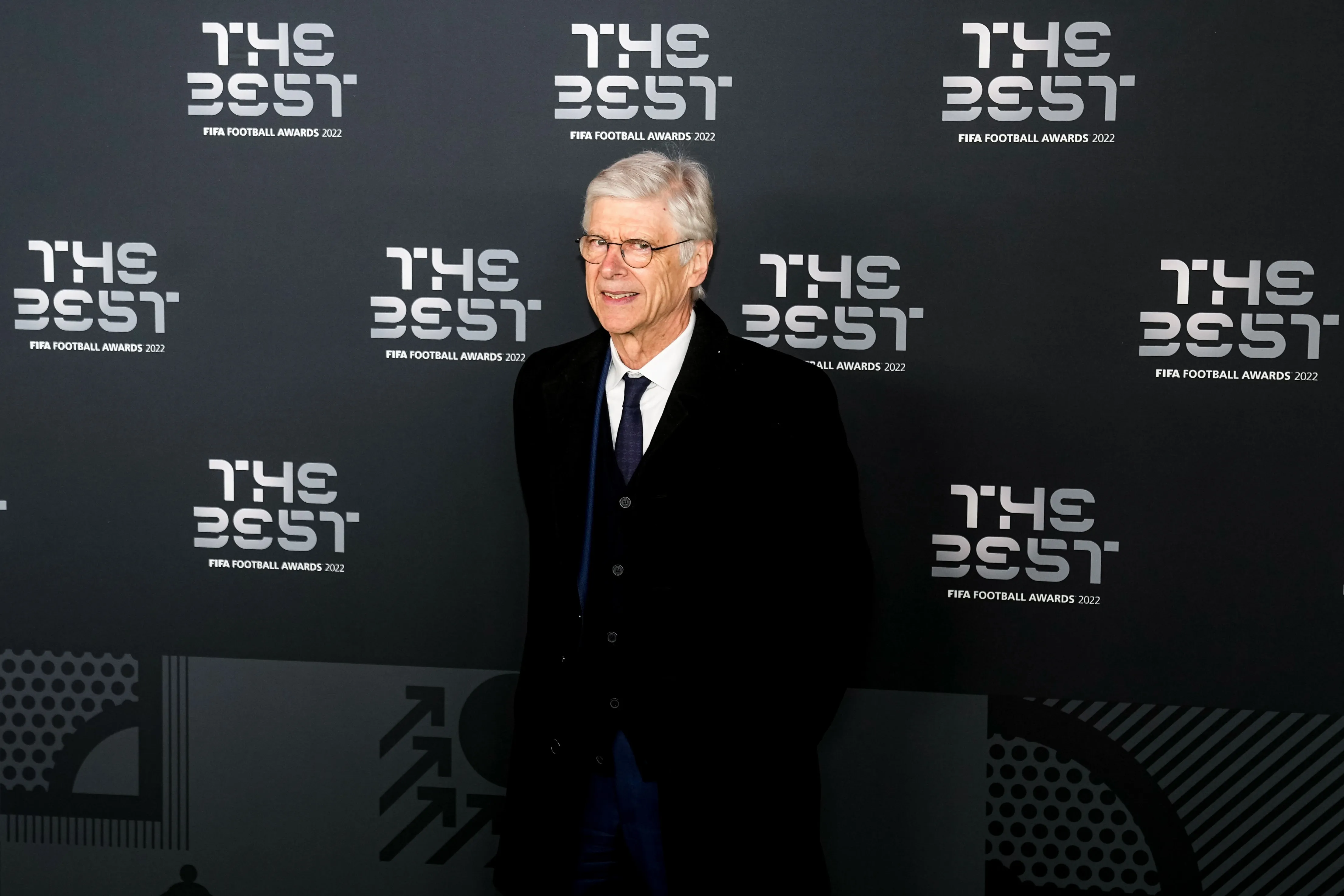 Arsene Wenger v&ecirc; um problema claro na Ligue 1: muitos t&eacute;cnicos estrangeiros