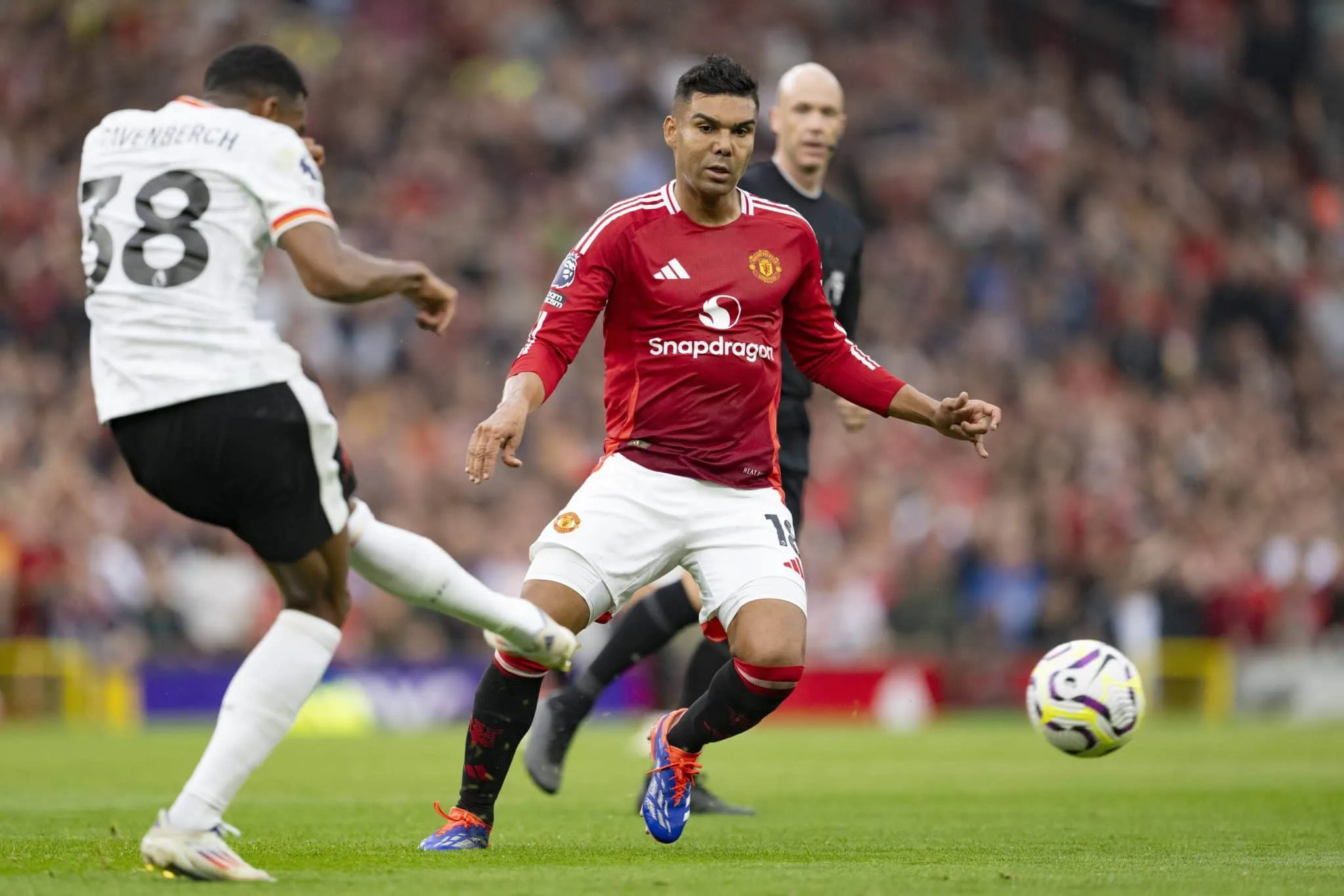 Falhas de Casemiro e carrasco Salah definem derrota do Manchester United contra o Liverpool