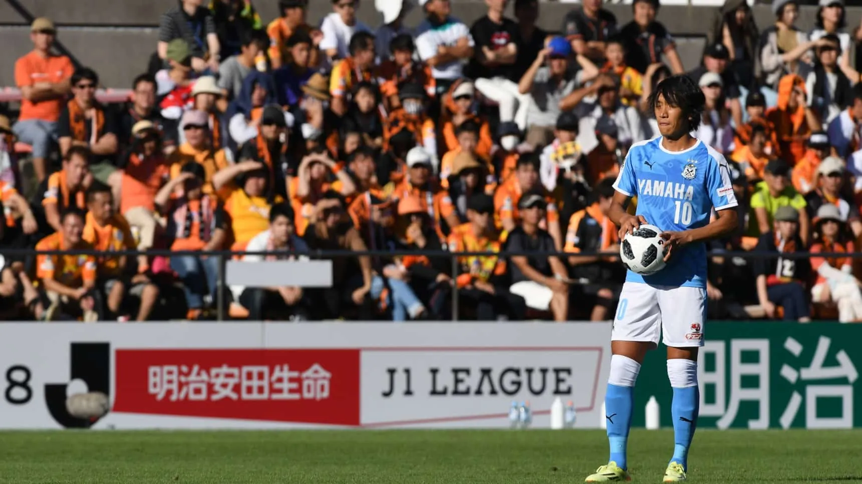 Yokohama FC vira o time do carisma: Shunsuke Nakamura, 41 anos, chega para jogar com Kazu, de 52