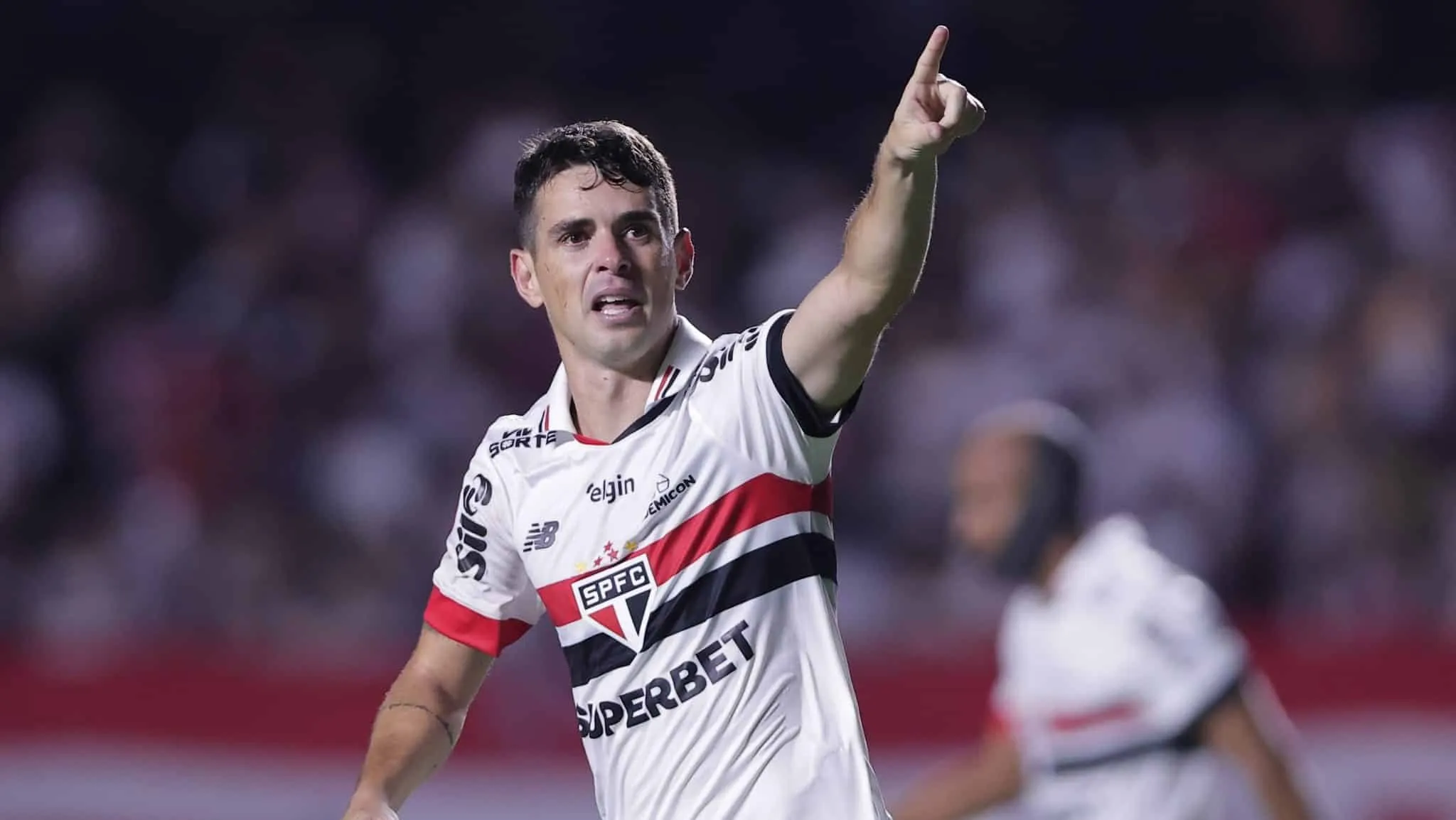 Hist&oacute;rico assustador de Oscar d&aacute; raz&atilde;o a Crespo em revolta sobre les&otilde;es no S&atilde;o Paulo