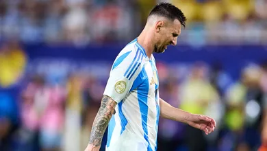 Ainda lesionado, Messi parece s&oacute; ter olhos para sele&ccedil;&atilde;o argentina