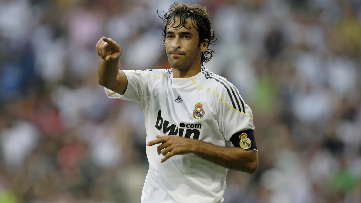 Ra&uacute;l, em &oacute;tima entrevista: &ldquo;N&atilde;o d&atilde;o um curso que ensine o jogador a ter muito dinheiro&rdquo;