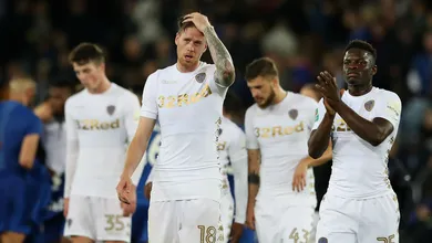 Leeds far&aacute; turn&ecirc; em pa&iacute;s denunciado pela ONU por limpeza &eacute;tnica e causa controv&eacute;rsia