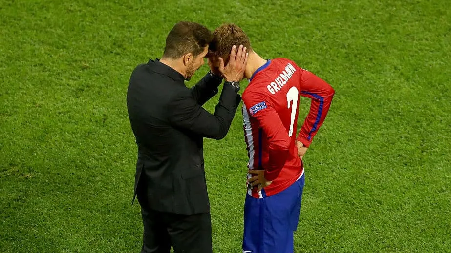 Griezmann mandou mensagem a Simeone ap&oacute;s ser campe&atilde;o do mundo: &ldquo;Se consegui, foi gra&ccedil;as a voc&ecirc;&rdquo;
