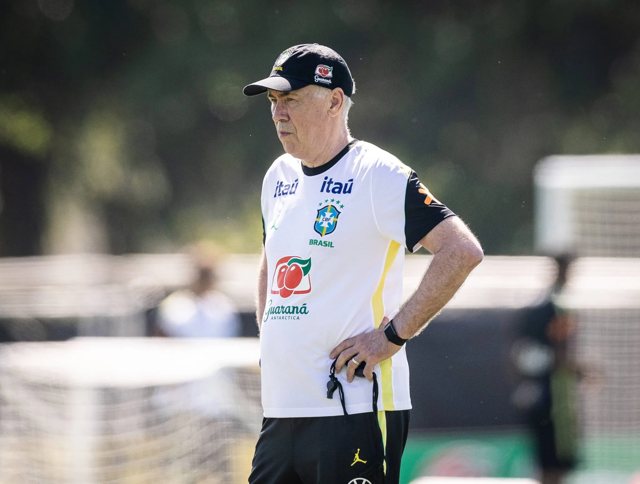 Carlo Ancelotti em treino da sele&ccedil;&atilde;o brasileira