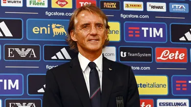 Novidades, promessa forte e esquema t&aacute;tico: As primeiras pistas de Roberto Mancini na It&aacute;lia
