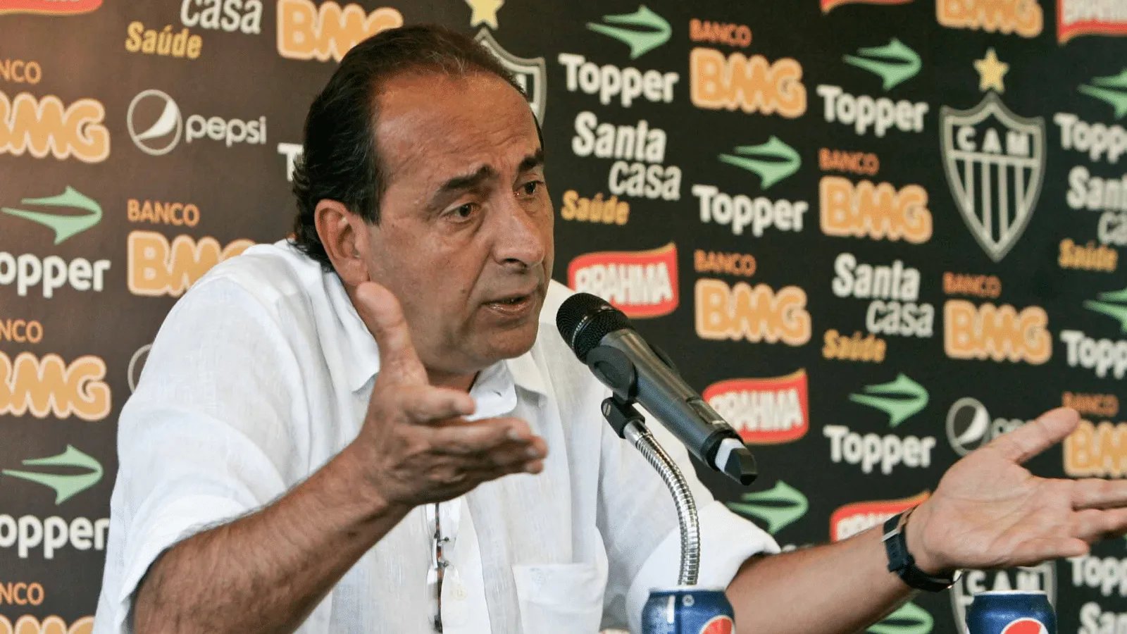 &lsquo;O que fortalece o Atl&eacute;tico &eacute; o Cruzeiro morto&rsquo;: Kalil ignora teoria de ajuda entre rivais