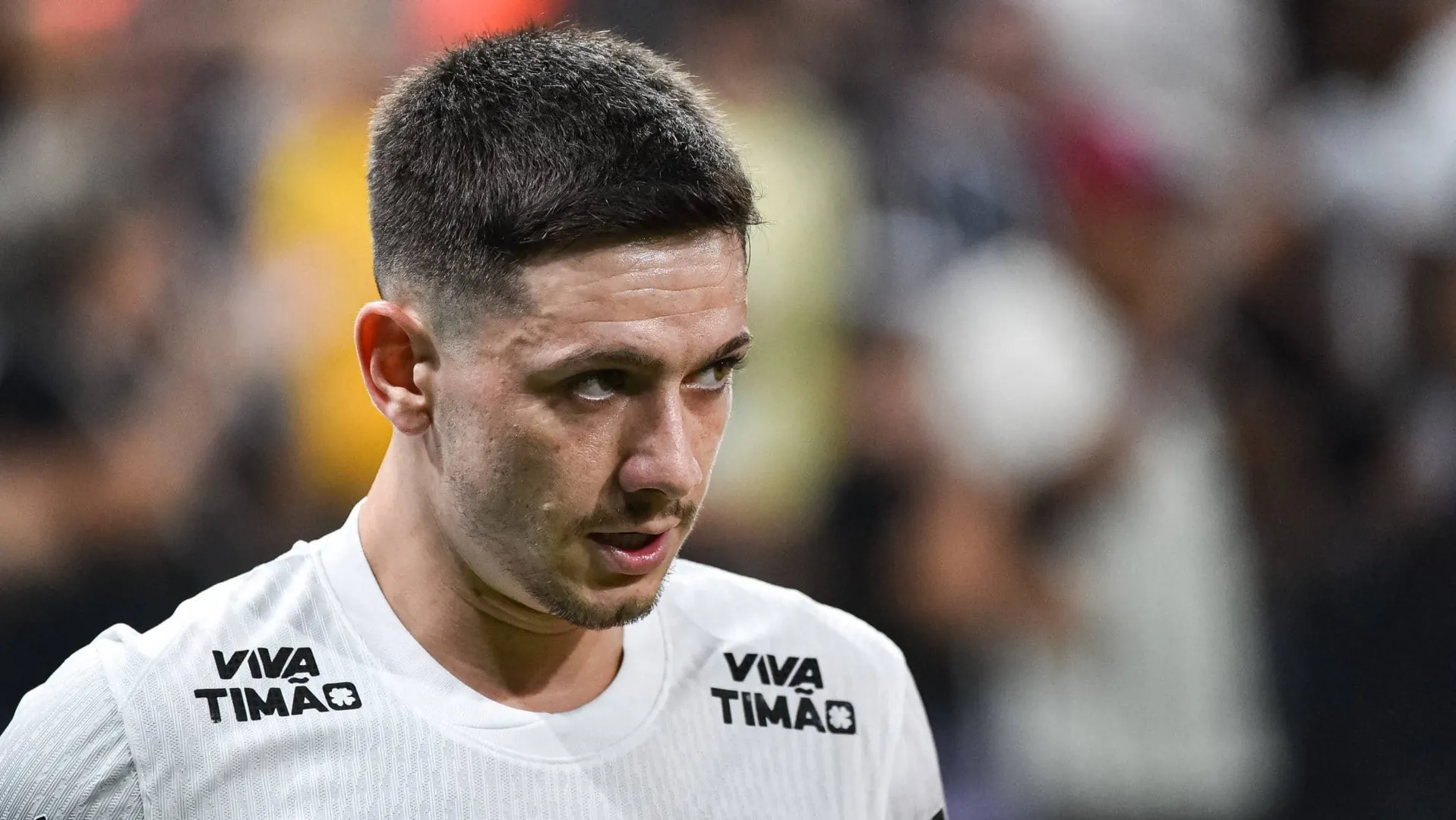 Rodrigo Garro em a&ccedil;&atilde;o pelo Corinthians