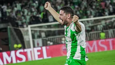 O Atl&eacute;tico Nacional foi letal contra o Racing e abriu &oacute;tima vantagem, em jogo de final fren&eacute;tico