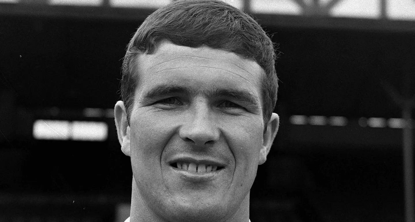 Tr&ecirc;s d&eacute;cadas de Liverpool e superado apenas por Gerrard: Morre &lsquo;colosso&rsquo; Ron Yeats