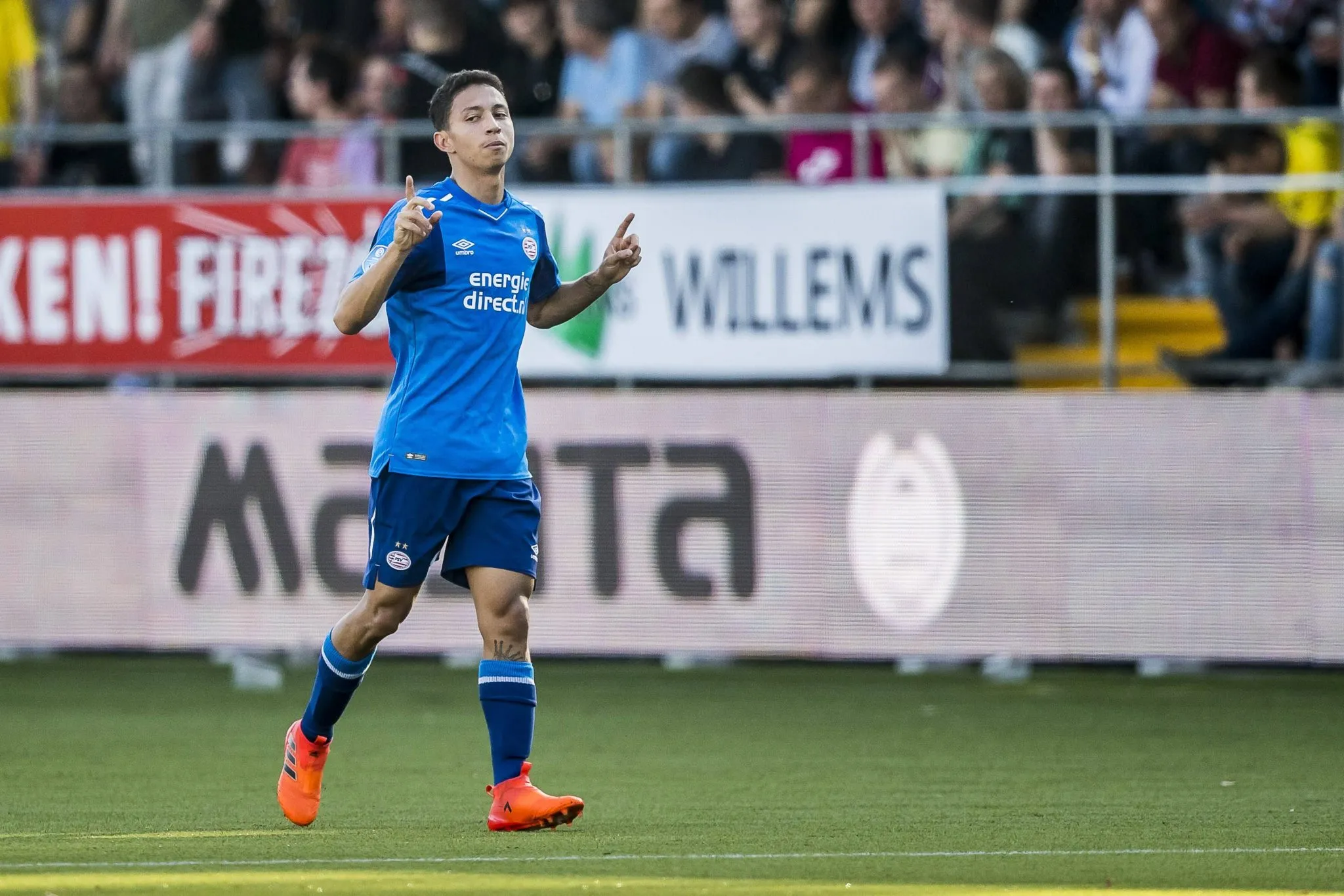 Mauro Junior atuou como meia ao chegar no PSV (Foto: IMAGO / Pro Shots)