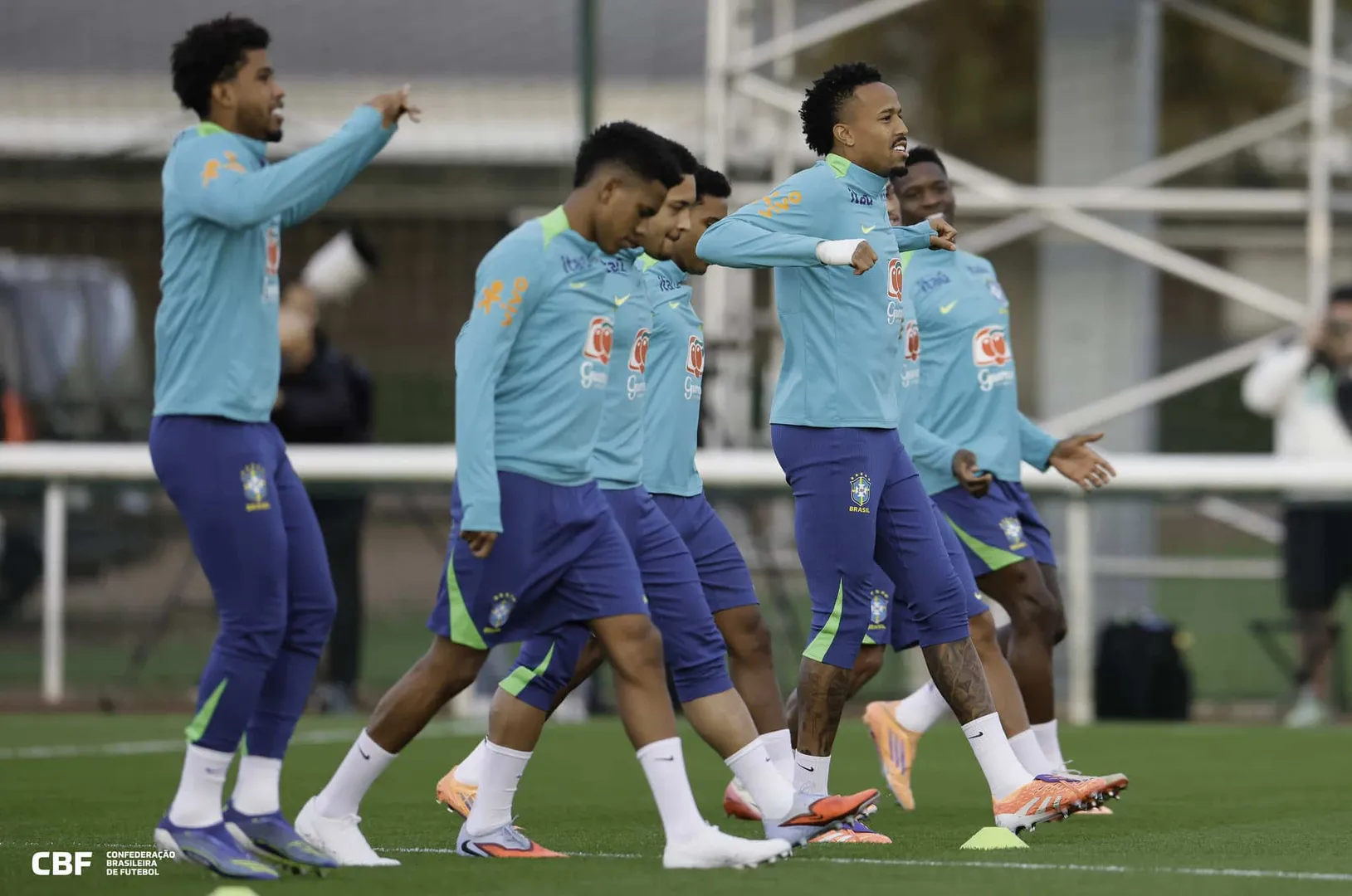 Sele&ccedil;&atilde;o se prepara em Londres para amistoso contra Senegal (Foto: @rafaelribeirorio/CBF)