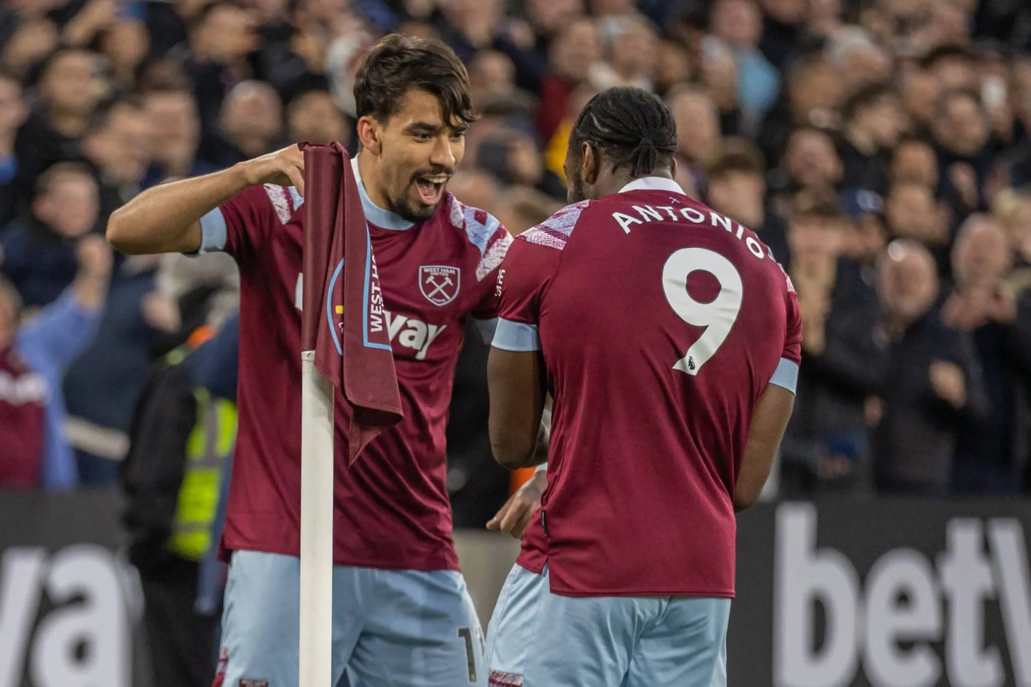 Estrela da Premier League deve perder um ano de carreira ap&oacute;s sobreviver a acidente