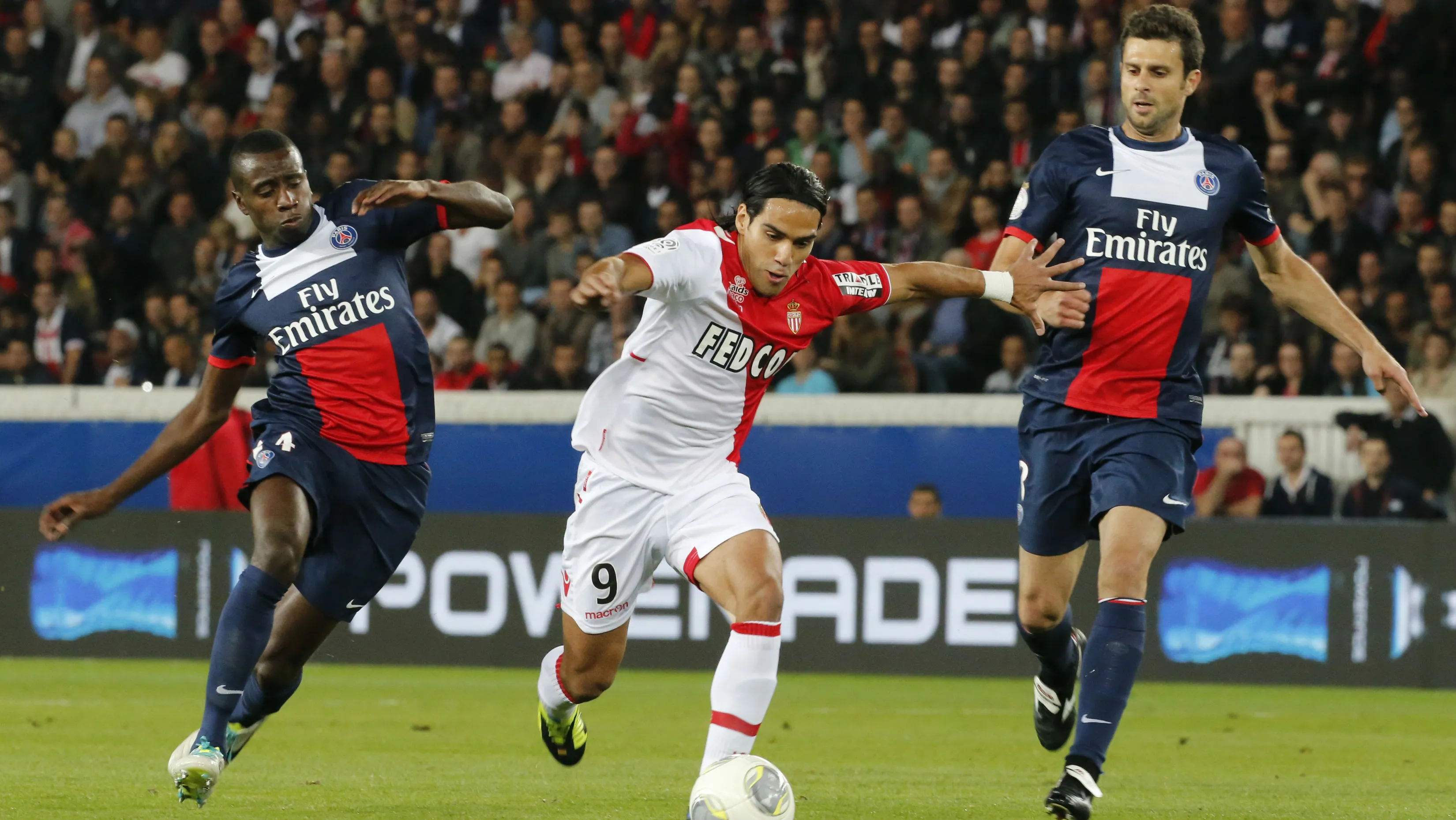 Milion&aacute;rios PSG e Monaco falham nas finaliza&ccedil;&otilde;es