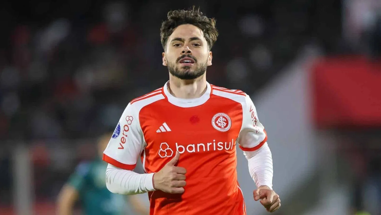 Mauricio &eacute; grande refor&ccedil;o, mas titularidade no Palmeiras s&oacute; vir&aacute; com troca improv&aacute;vel