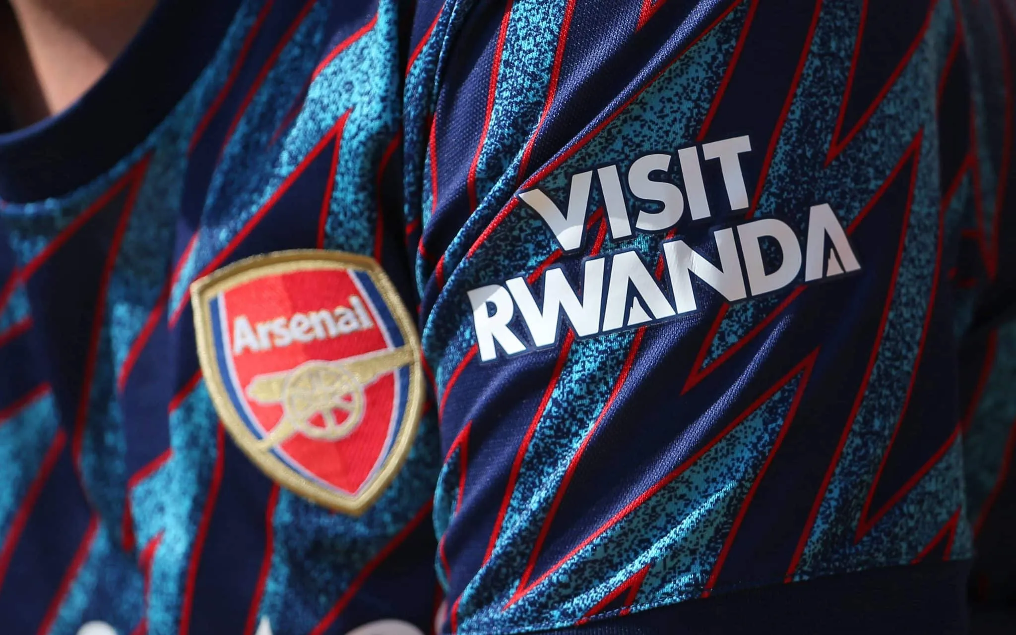 Ministra do Congo acusa Arsenal, Bayern e PSG de &lsquo;acordo de patroc&iacute;nio manchado de sangue&rsquo;