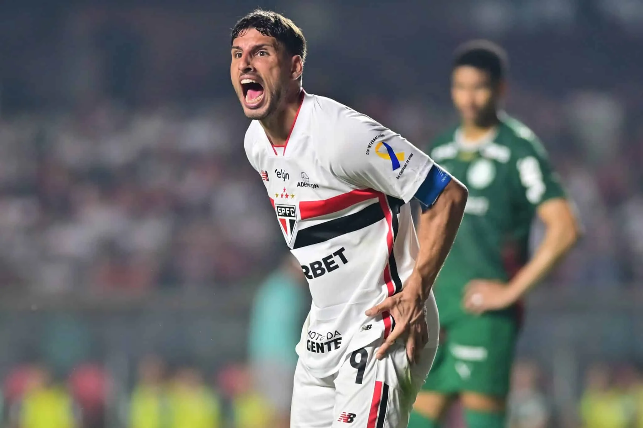 Calleri reclama no cl&aacute;ssico entre S&atilde;o Paulo e Palmeiras