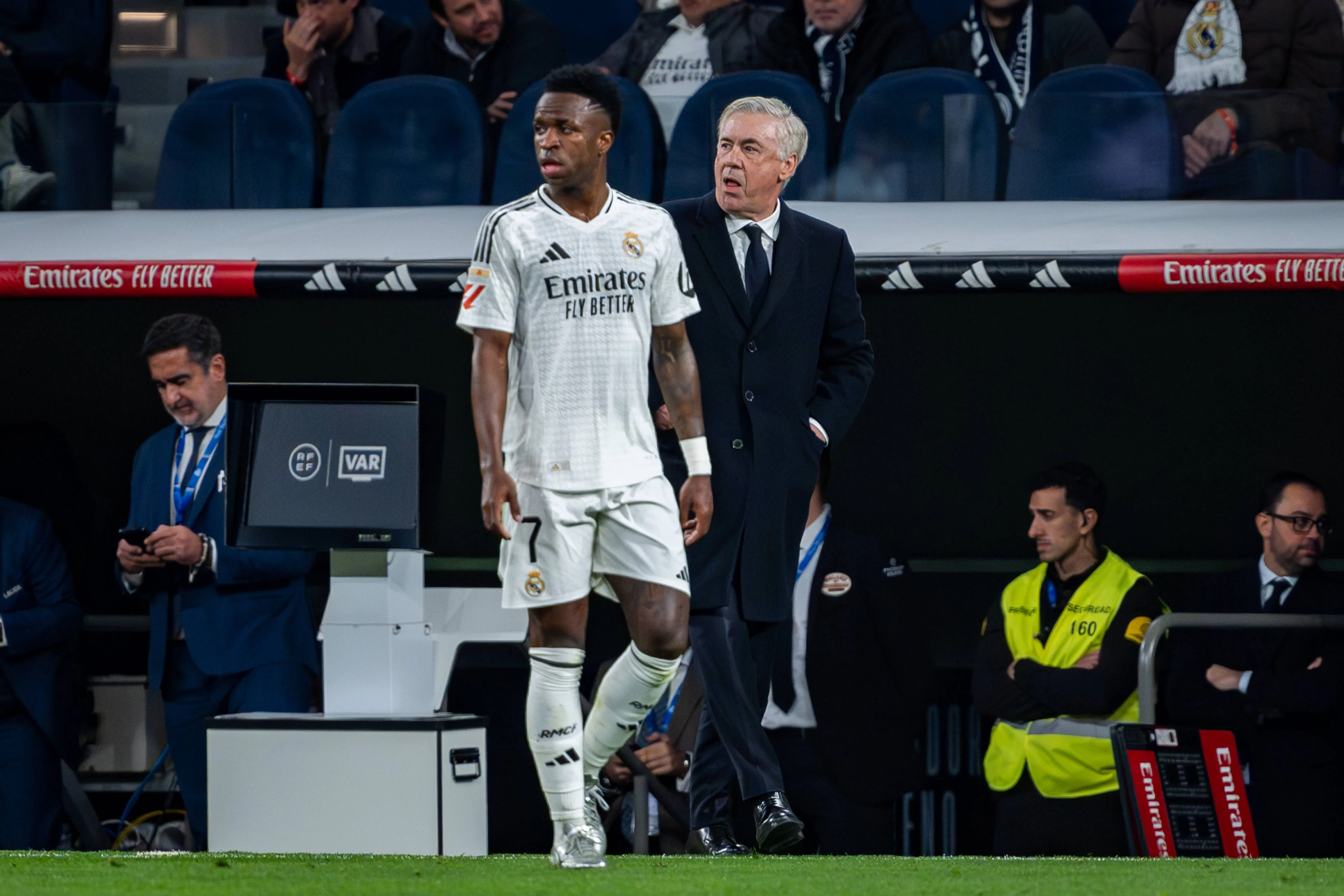 Vinicius Junior e Carlo Ancelotti no Real Madrid