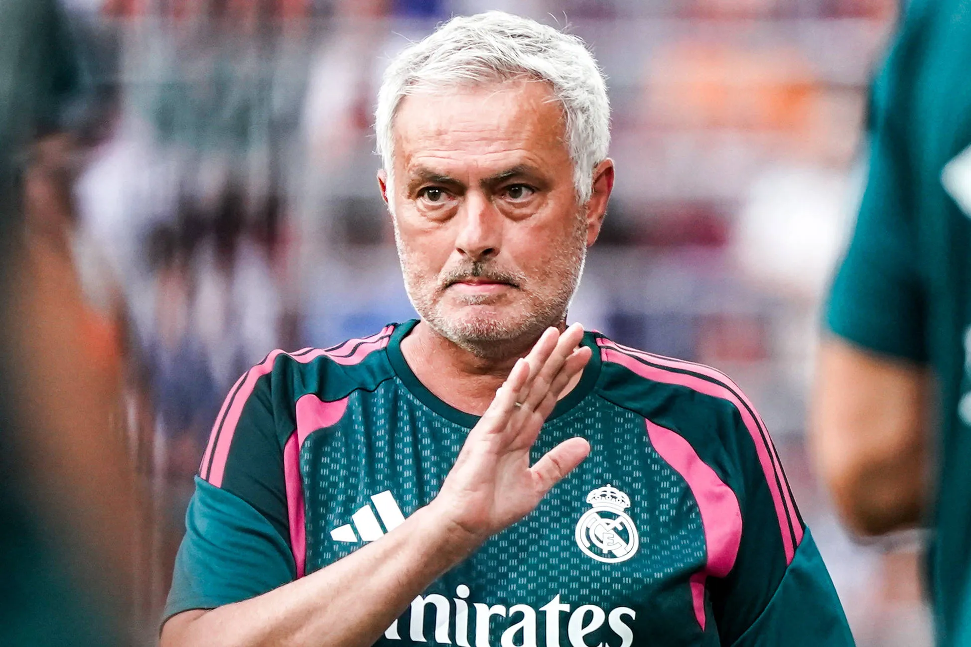 Mourinho relembra ex-contrata&ccedil;&atilde;o do Real Madrid: &lsquo;Voc&ecirc;s me mataram por isso, mas ele calou a todos&rsquo;