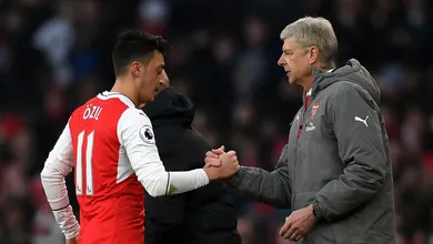 Wenger cogitou deixar Arsenal antes de assinar renova&ccedil;&atilde;o por dois anos
